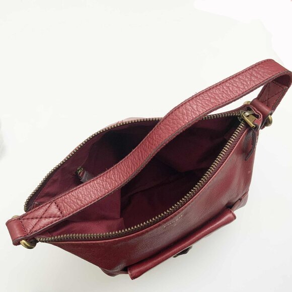 Fossil Red Pebbled Leather Shoulder Bag with Gold Hardware & Pockets - Picture 4 of 9